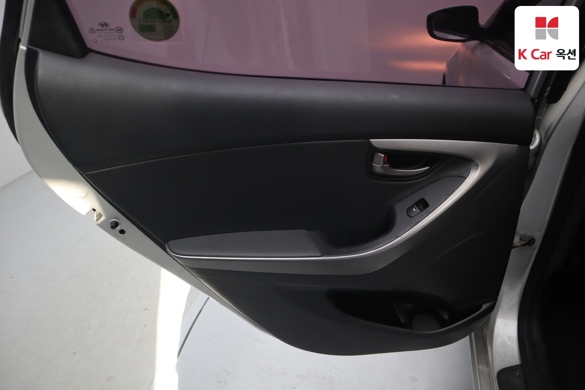 Hyundai Elantra 2012 - Image 20