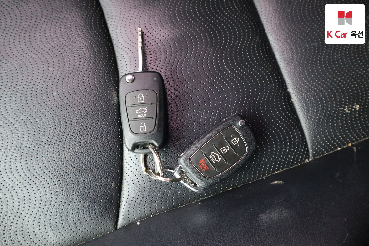 Hyundai Elantra 2012 - Image 16