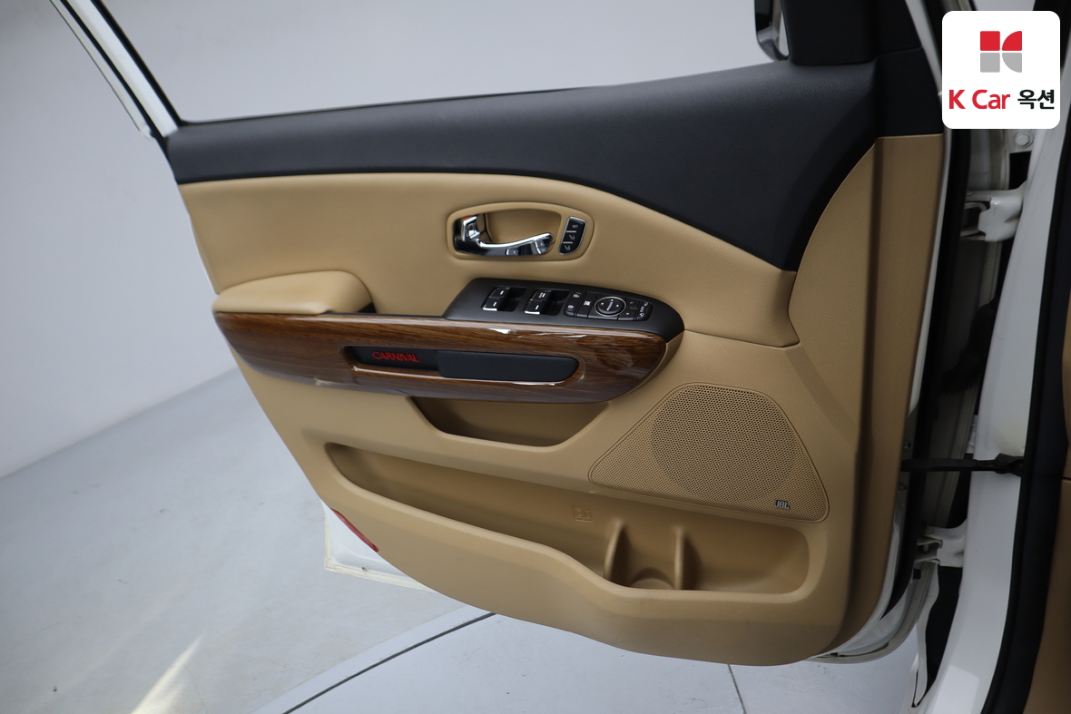 كيا نيو كارنيفال 2017 - صورة 8