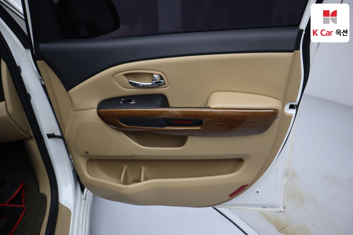 كيا نيو كارنيفال 2017 - صورة 35