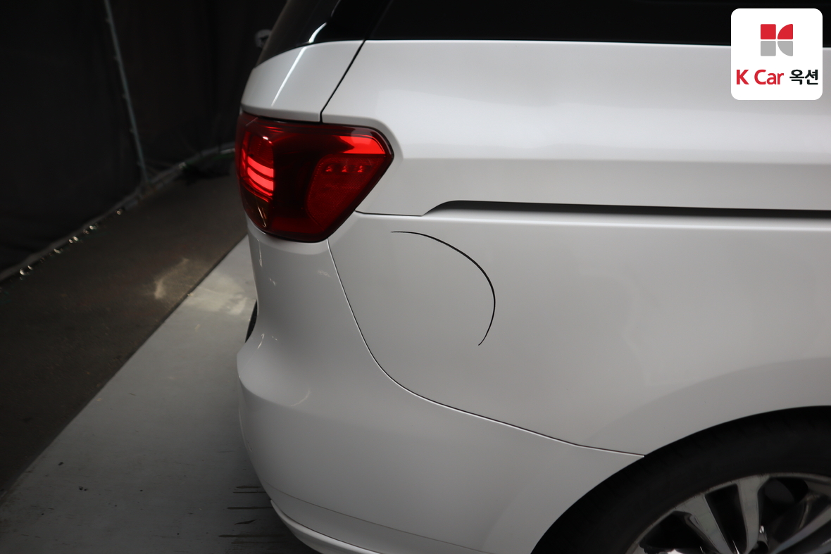 كيا نيو كارنيفال 2017 - صورة 42