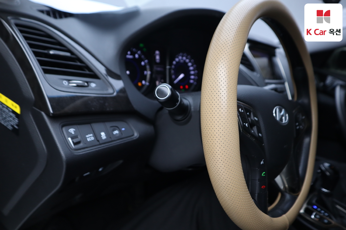 هيونداي أزيرا 2012 - صورة 9