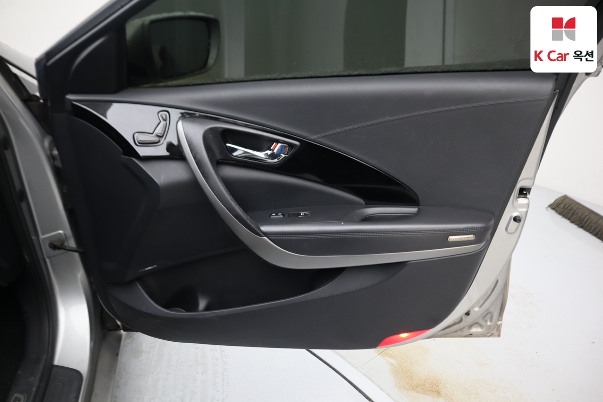 هيونداي أزيرا 2012 - صورة 28