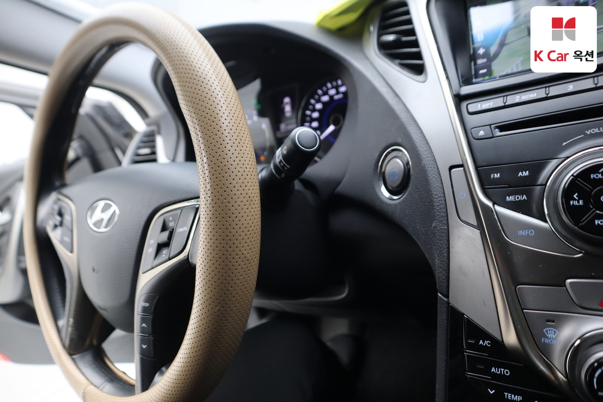 هيونداي أزيرا 2012 - صورة 11