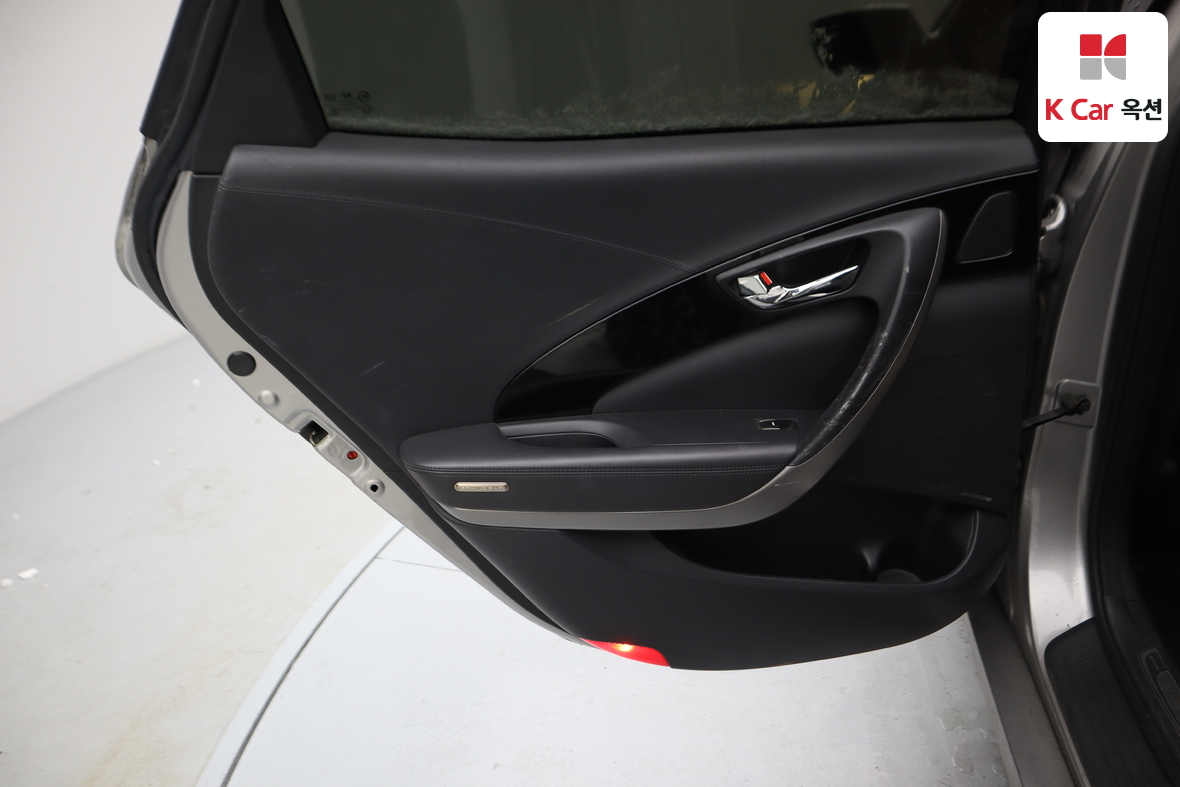 هيونداي أزيرا 2012 - صورة 21