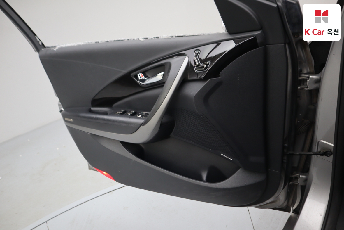 هيونداي أزيرا 2012 - صورة 8