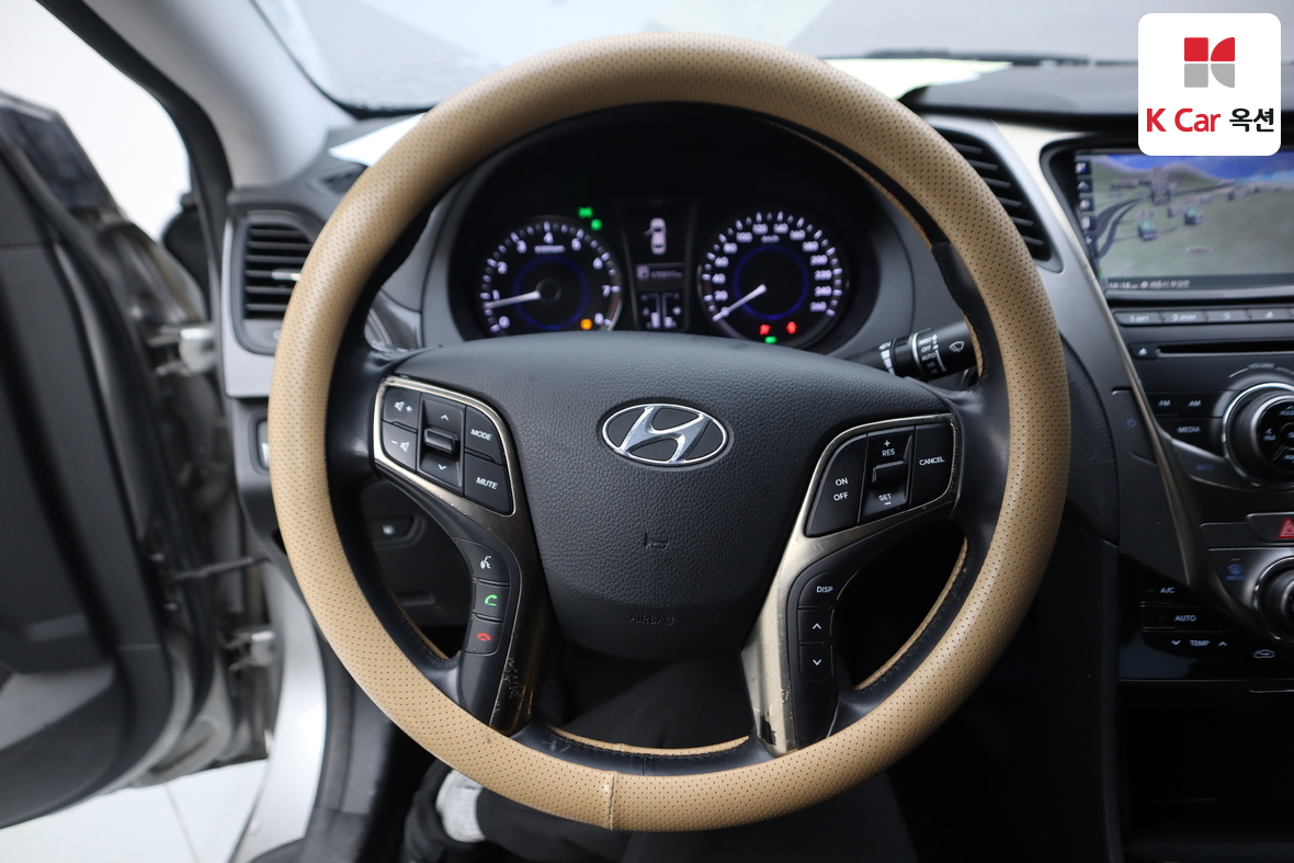 هيونداي أزيرا 2012 - صورة 10