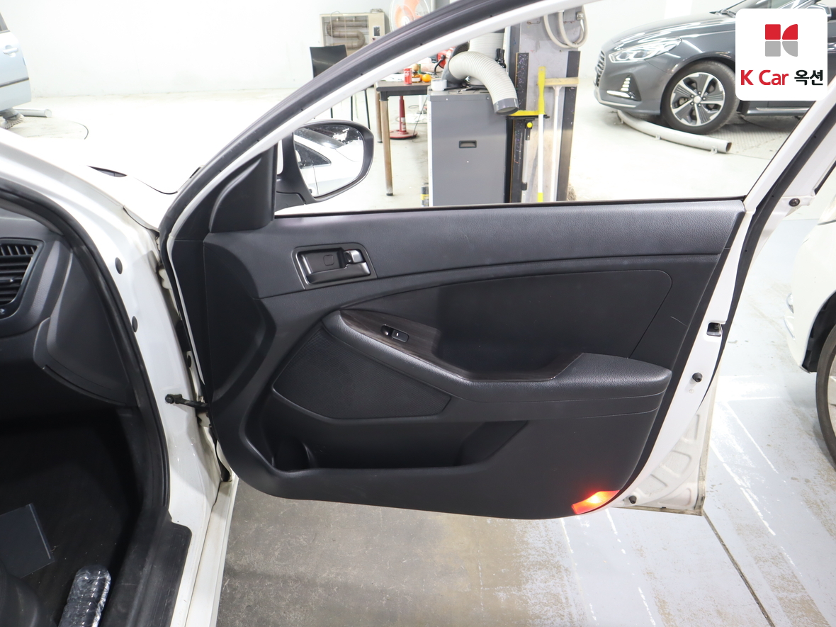 Kia K5 2013 - Image 28