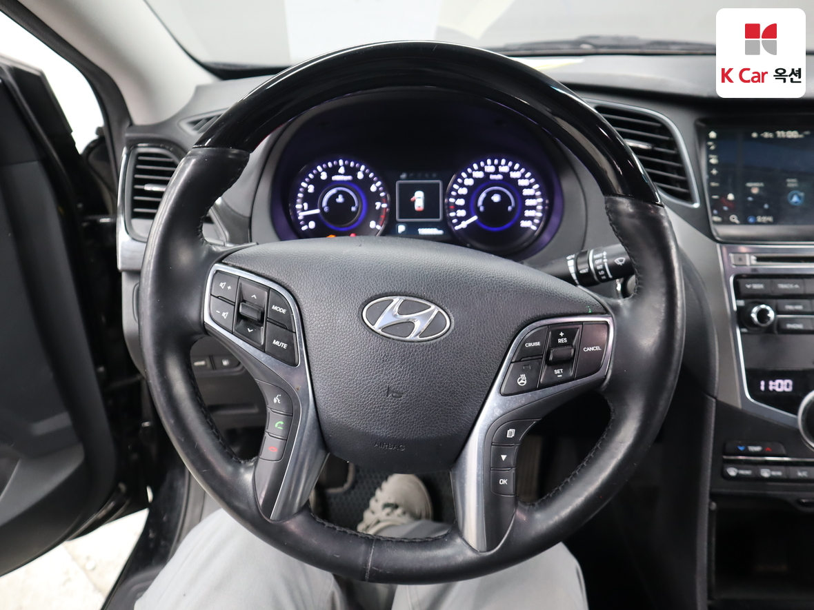 Hyundai AZERA 2016 - Image 10