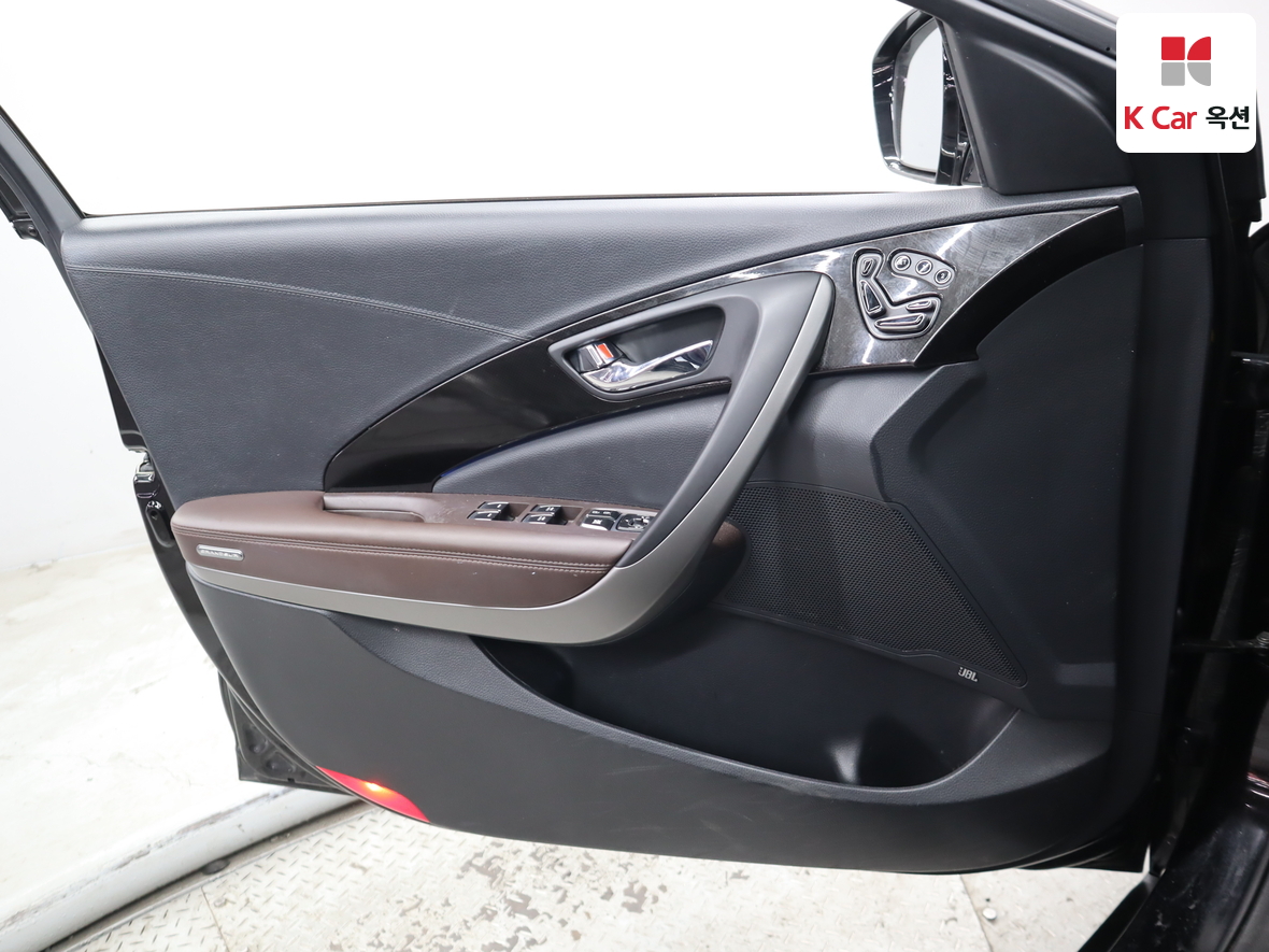 Hyundai AZERA 2016 - Image 8