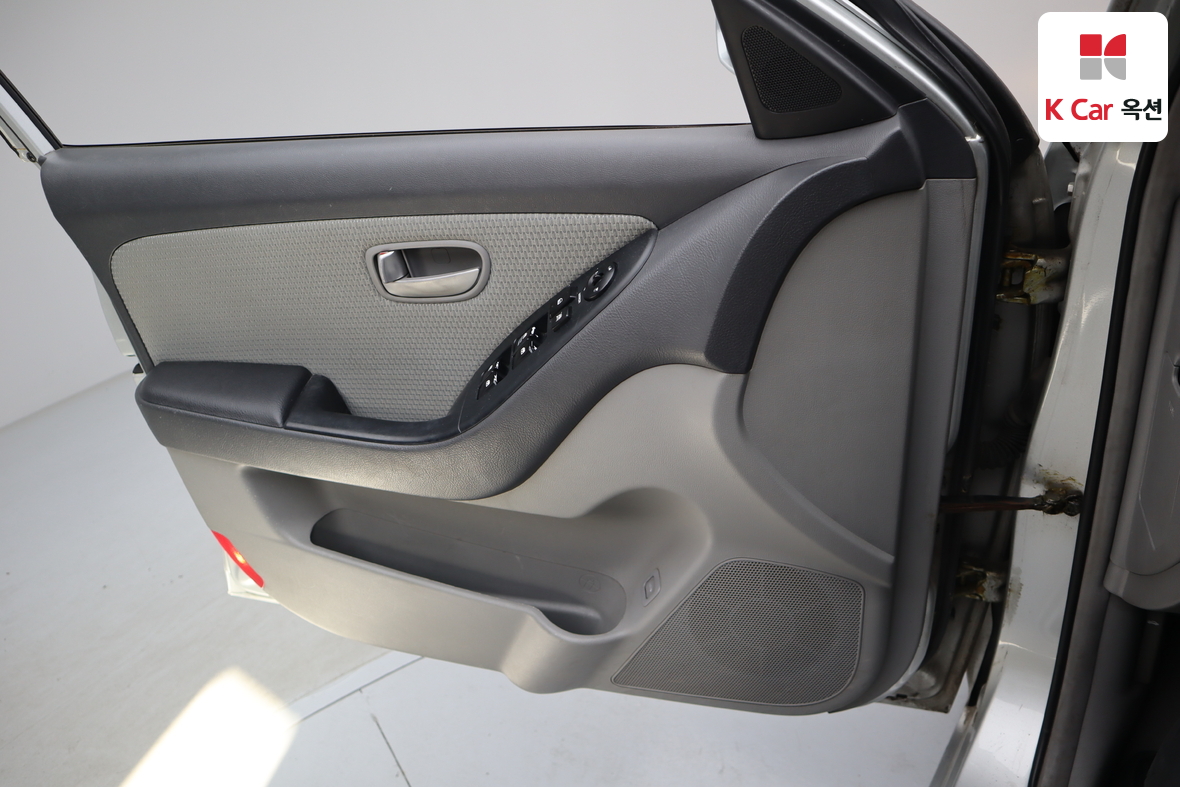 هيونداي إلانترا 2007 - صورة 8