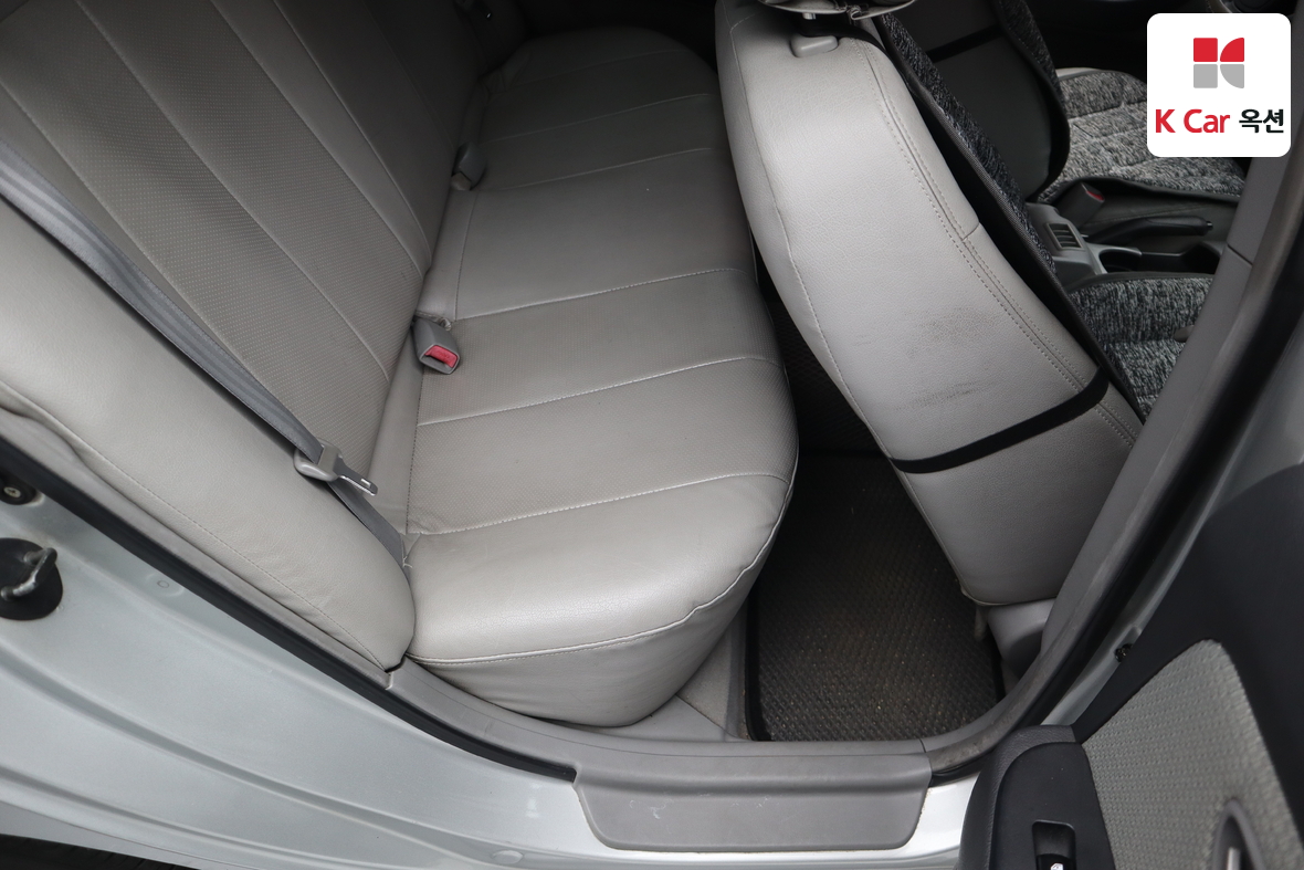 هيونداي إلانترا 2007 - صورة 25