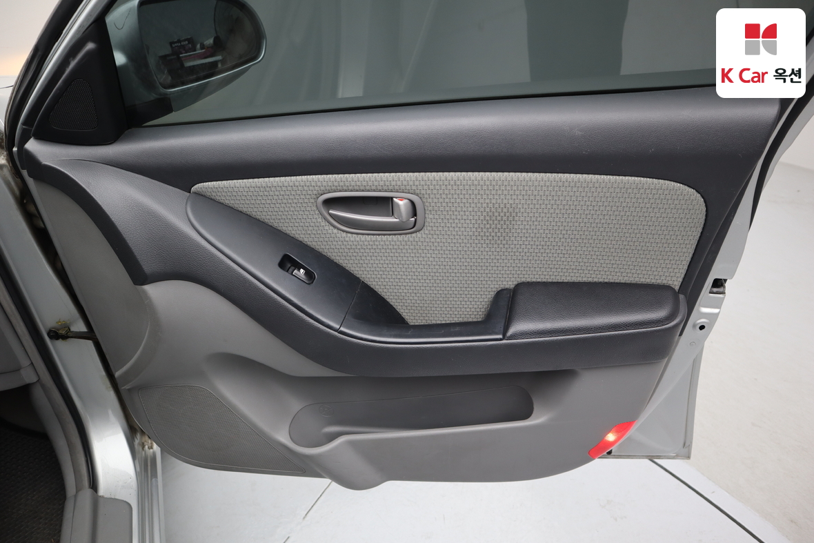 هيونداي إلانترا 2007 - صورة 26