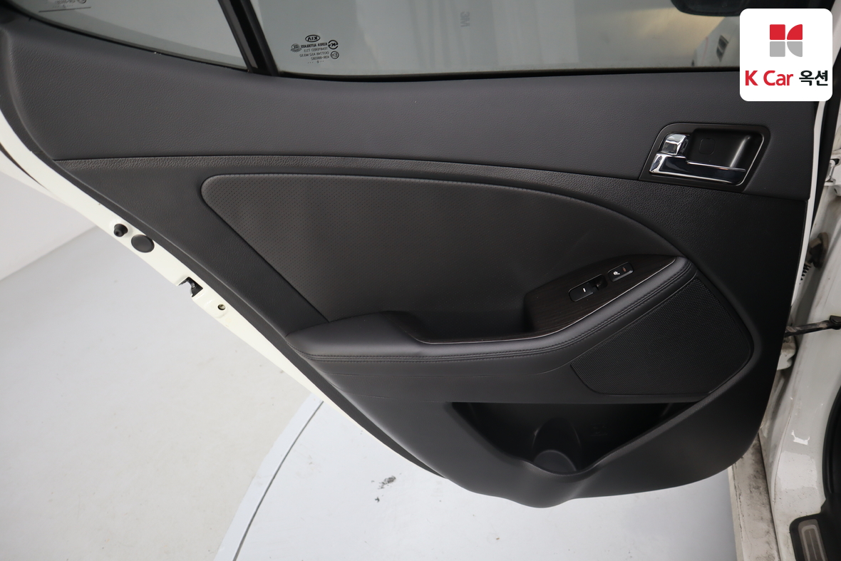 기아자동차 K5 2011 - 이미지 24