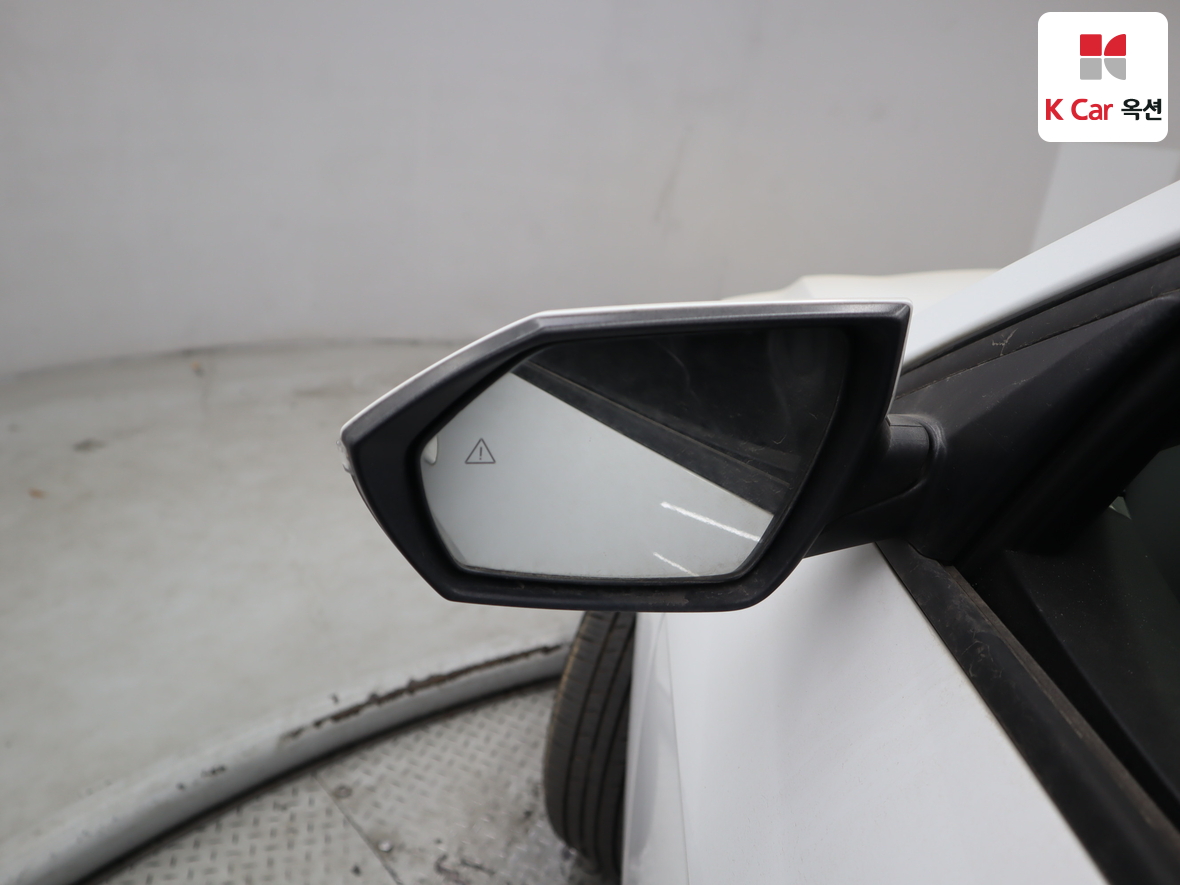 Hyundai Elantra 2022 - Image 21