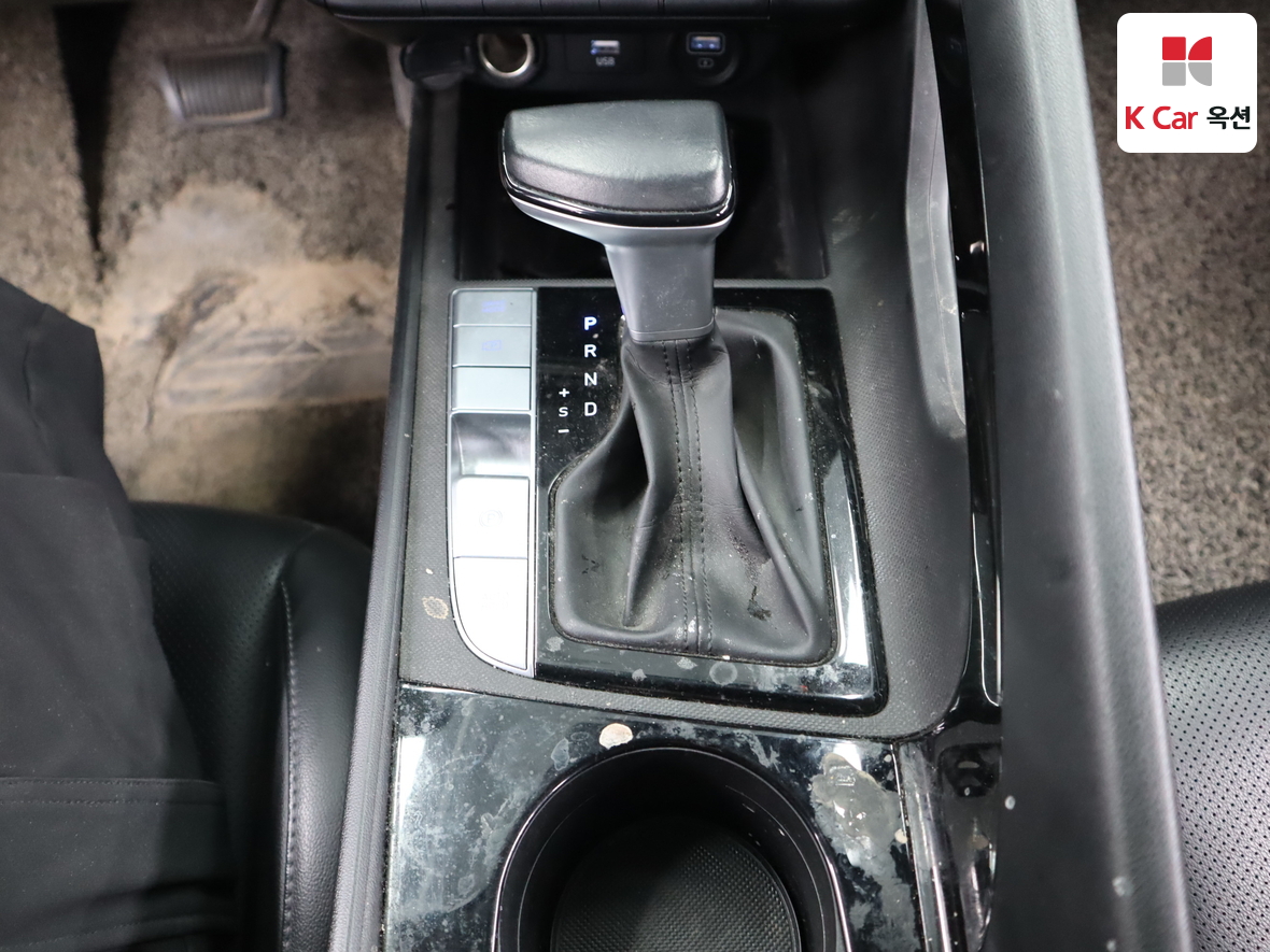 Hyundai Elantra 2022 - Image 16