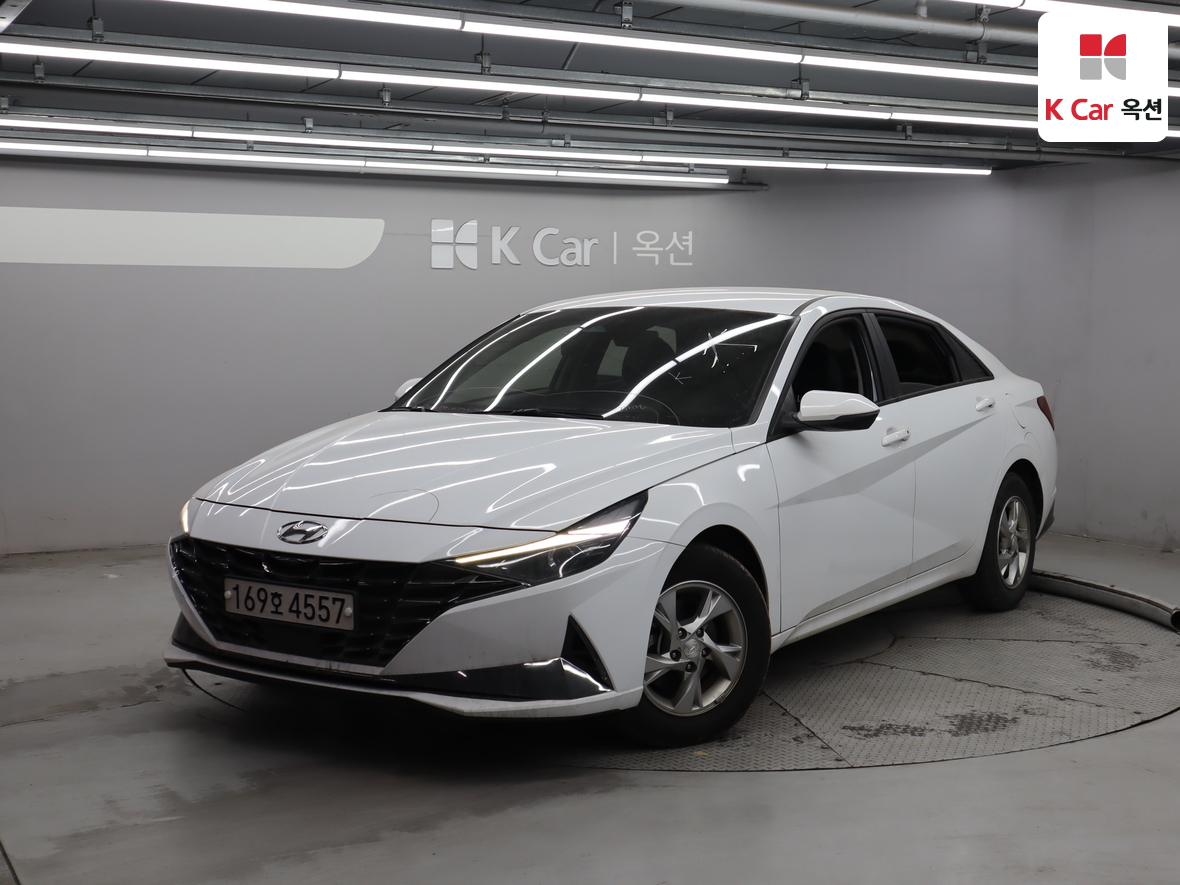 Hyundai Elantra 2022 - Image 1