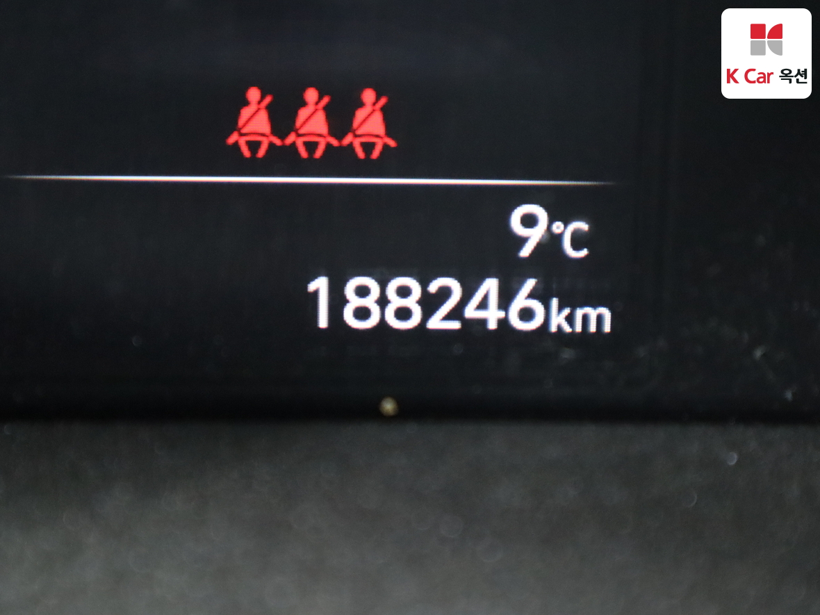 Hyundai Elantra 2022 - Image 4