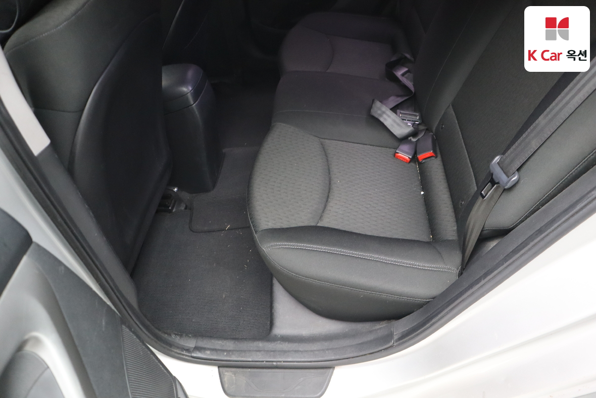 Hyundai Elantra 2011 - Image 21