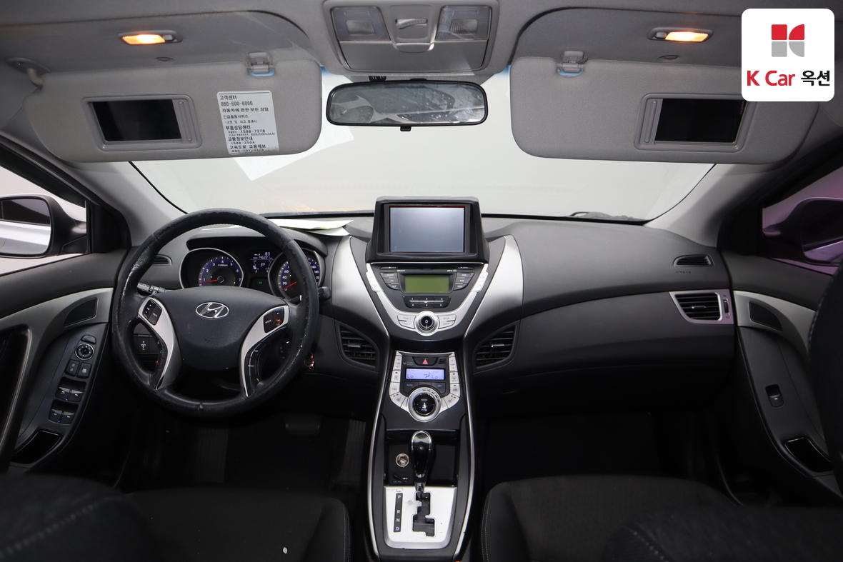 Hyundai Elantra 2011 - Image 3