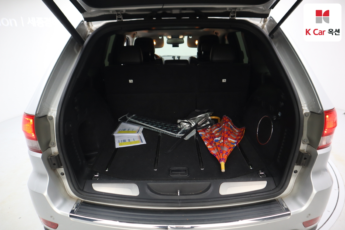 جيب جراند شيروكي 2011 - صورة 28