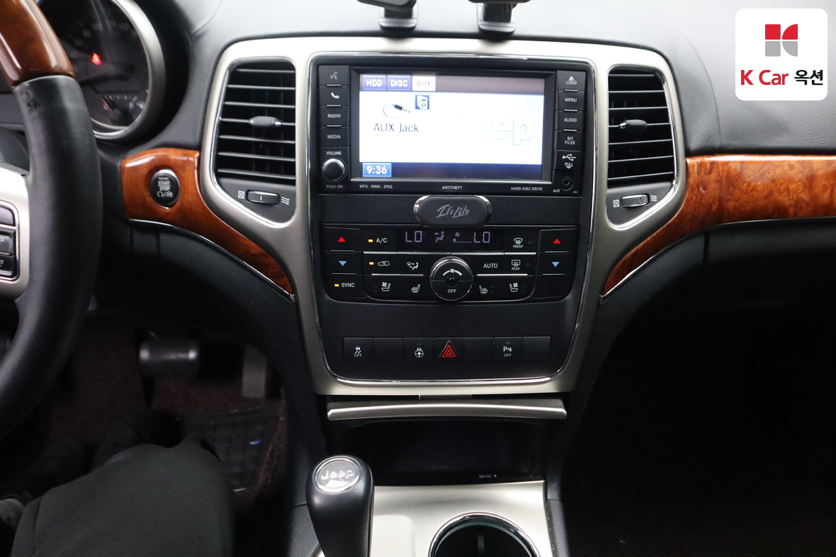 جيب جراند شيروكي 2011 - صورة 6