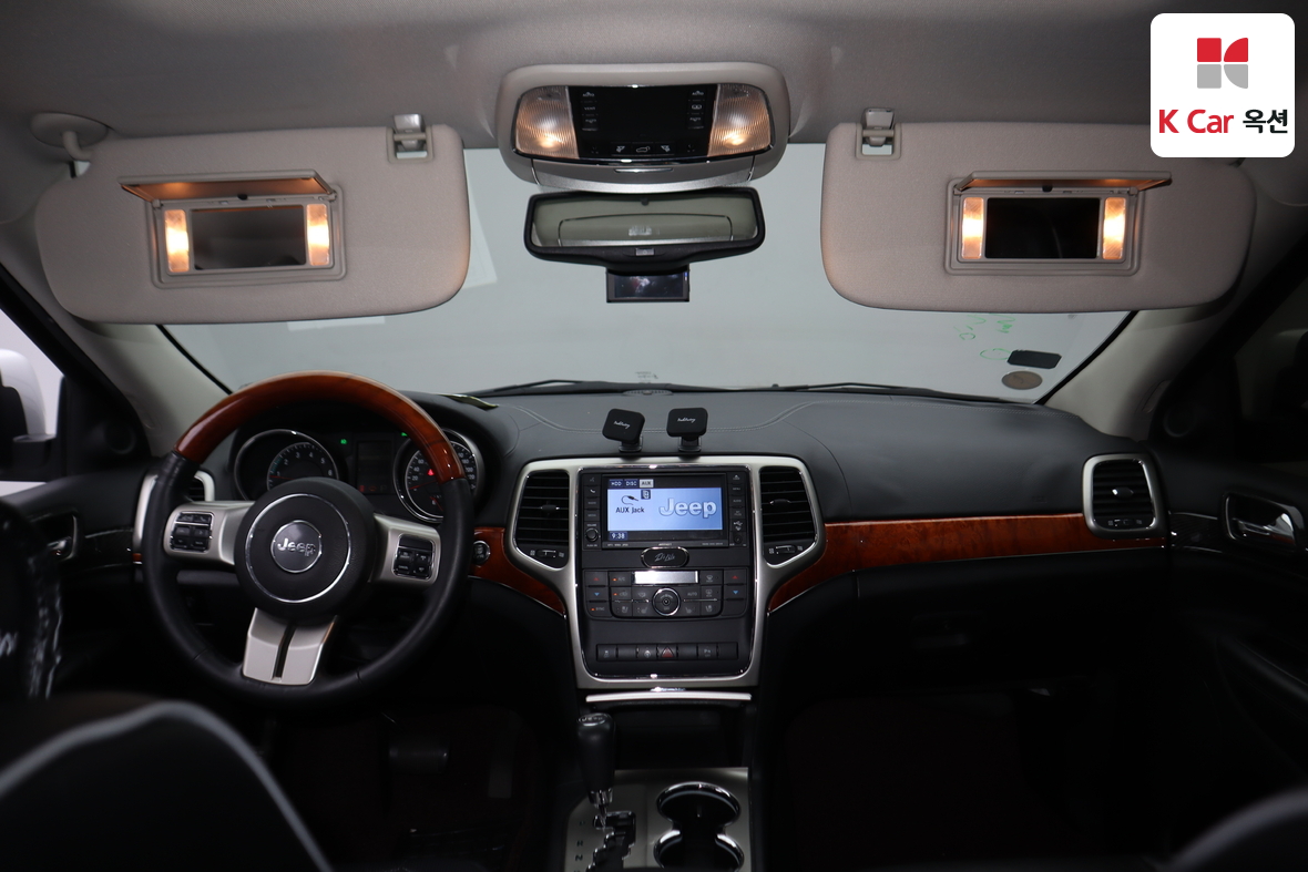 جيب جراند شيروكي 2011 - صورة 3