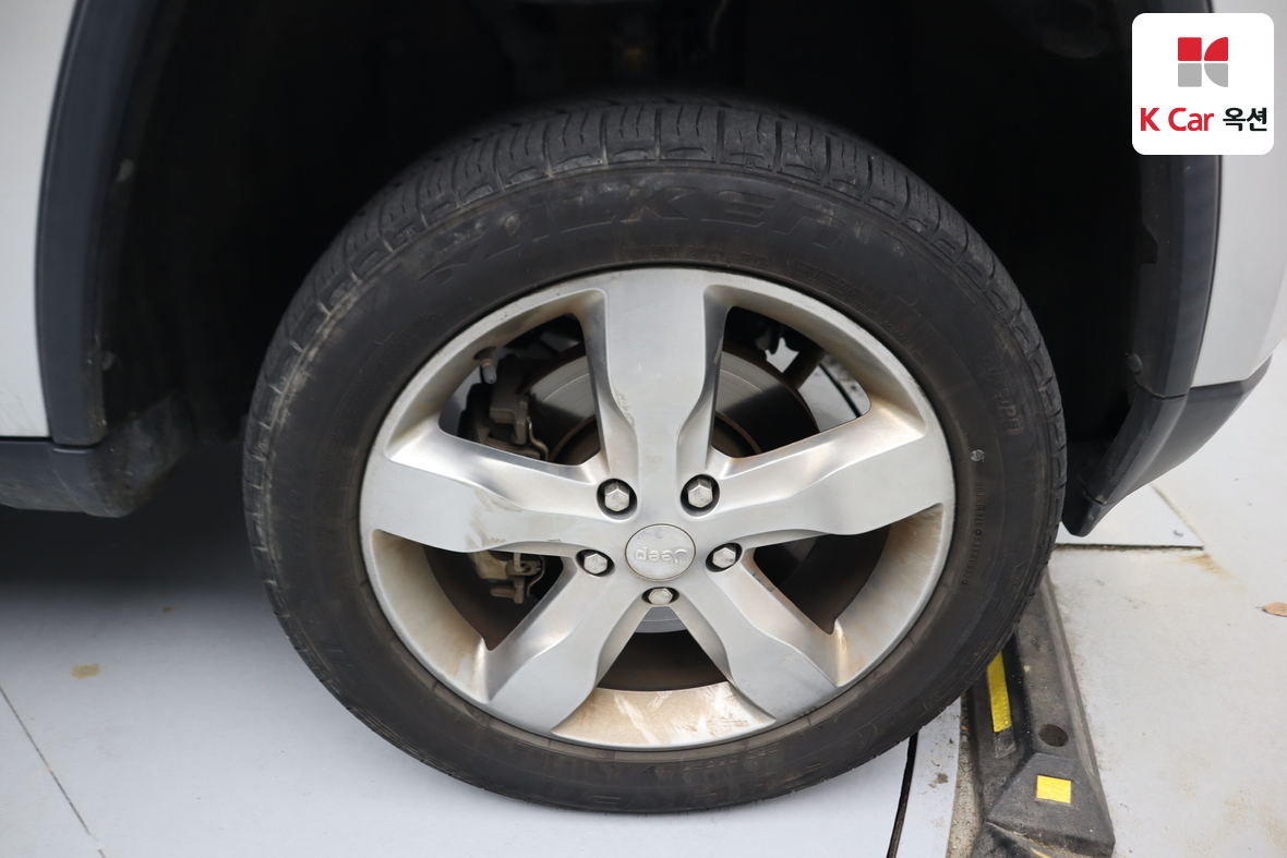 جيب جراند شيروكي 2011 - صورة 48