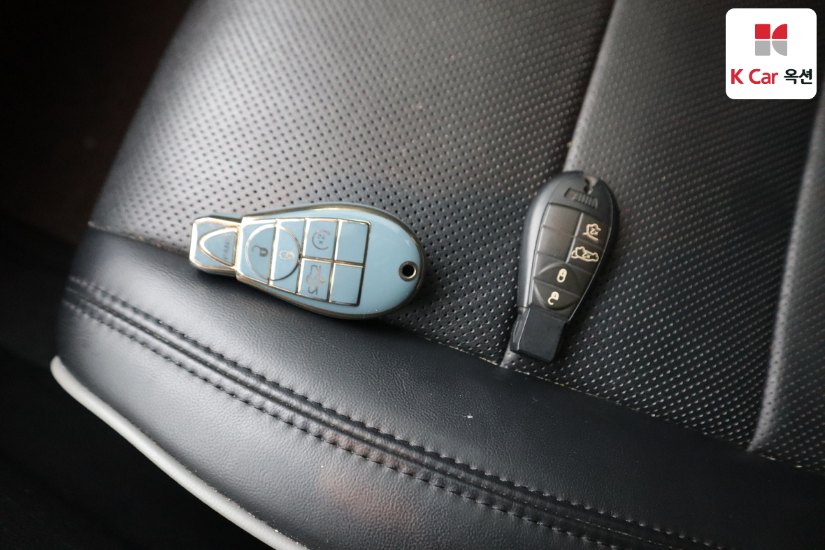 جيب جراند شيروكي 2011 - صورة 18