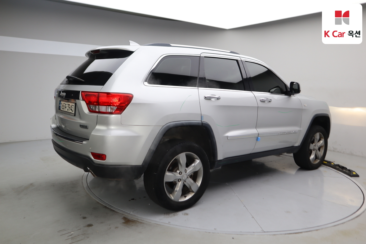 جيب جراند شيروكي 2011 - صورة 2