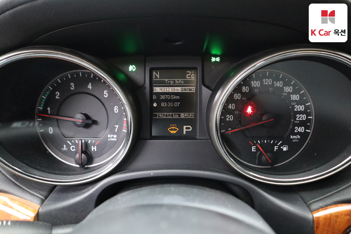 جيب جراند شيروكي 2011 - صورة 5