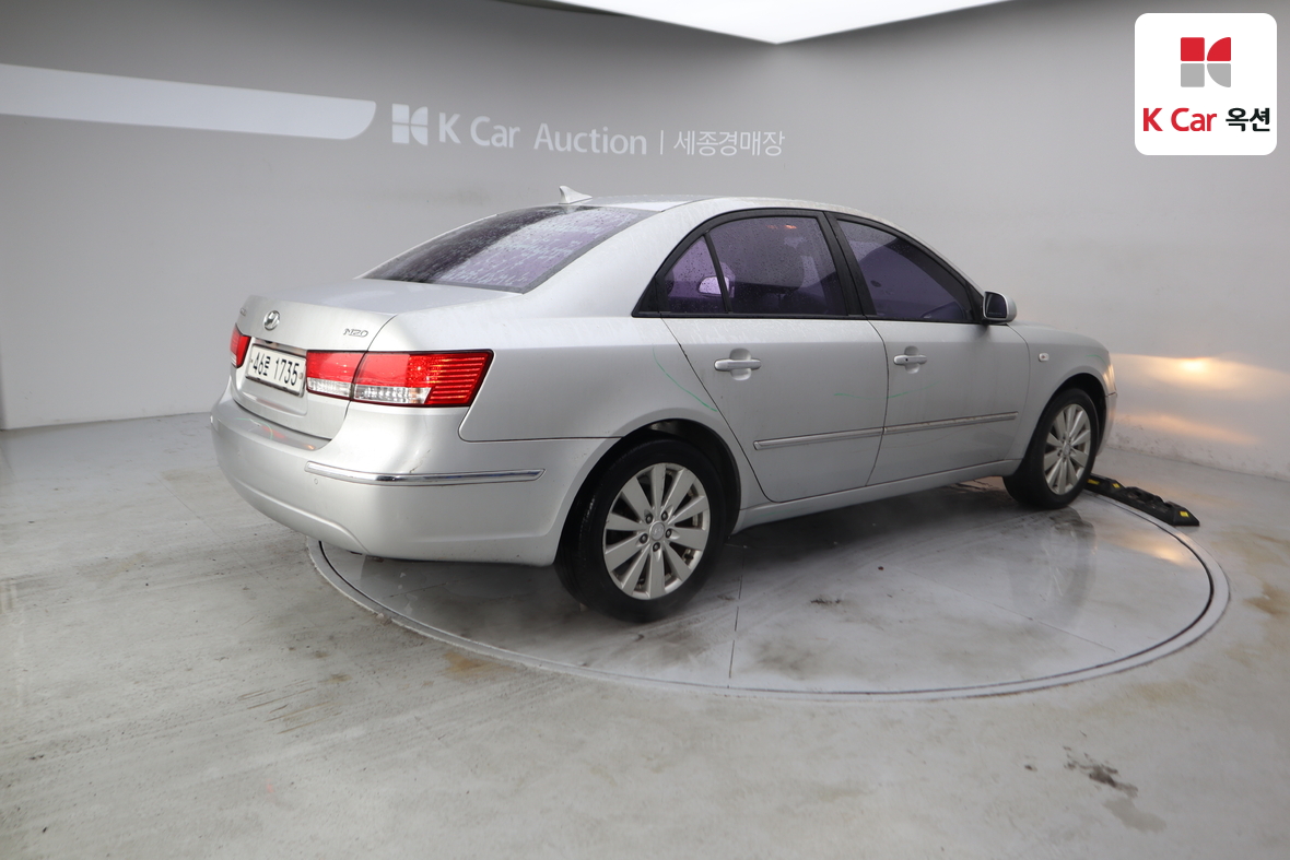 هيونداي سوناتا 2008 - صورة 2