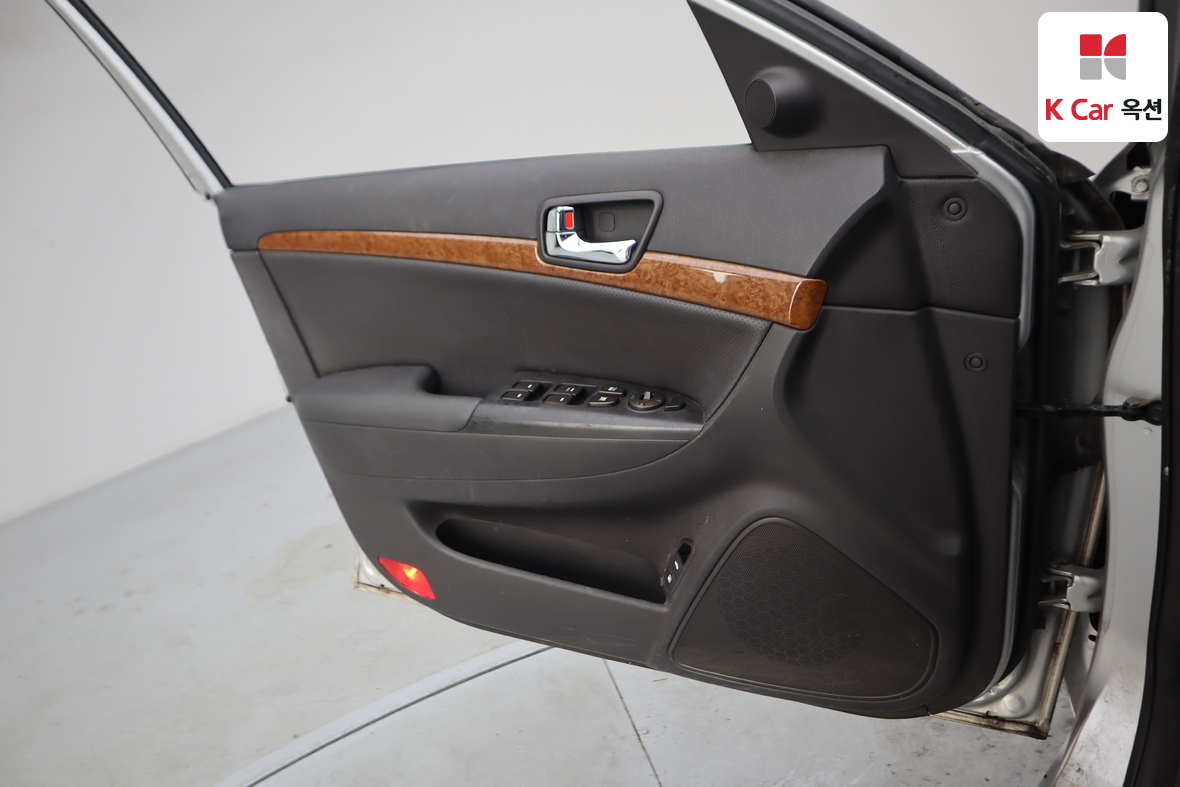 هيونداي سوناتا 2008 - صورة 8