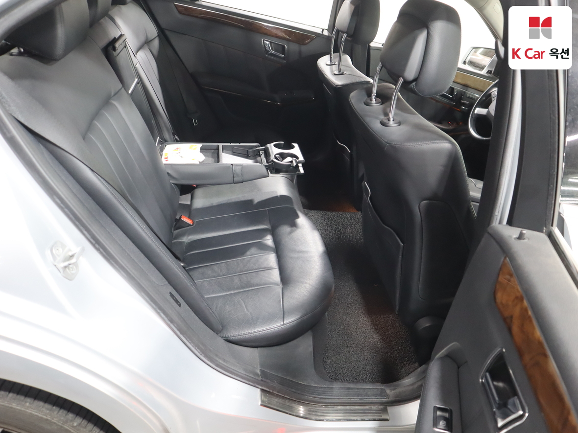 مرسيدس بنز إي كلاس 2011 - صورة 31