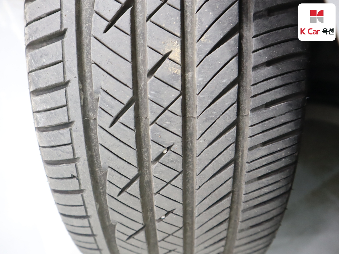 مرسيدس بنز إي كلاس 2011 - صورة 35