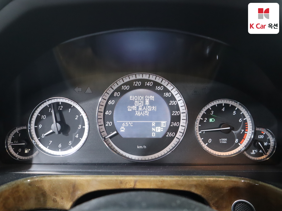 مرسيدس بنز إي كلاس 2011 - صورة 5