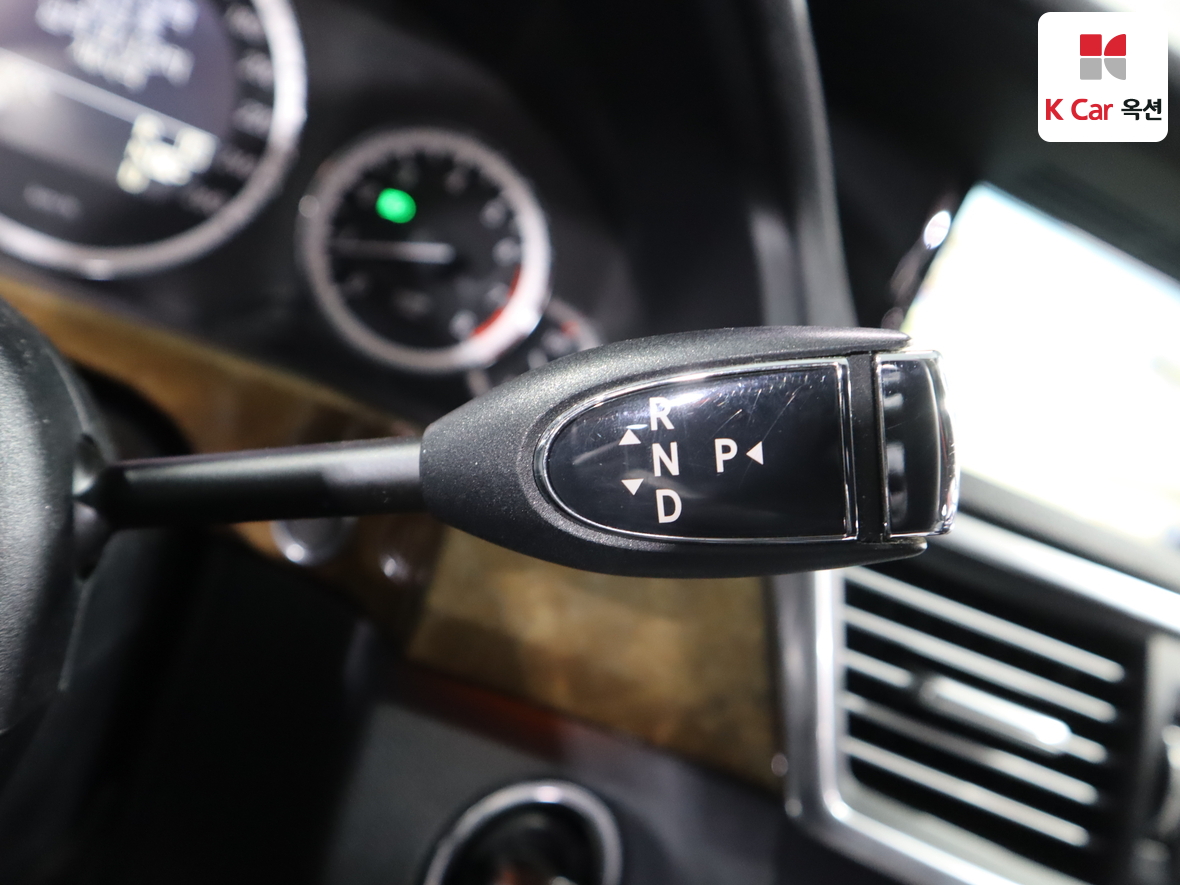 مرسيدس بنز إي كلاس 2011 - صورة 18