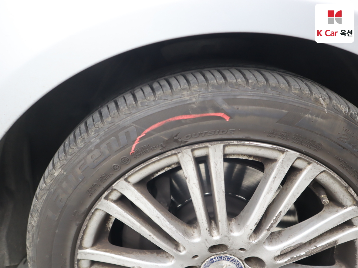 مرسيدس بنز إي كلاس 2011 - صورة 47