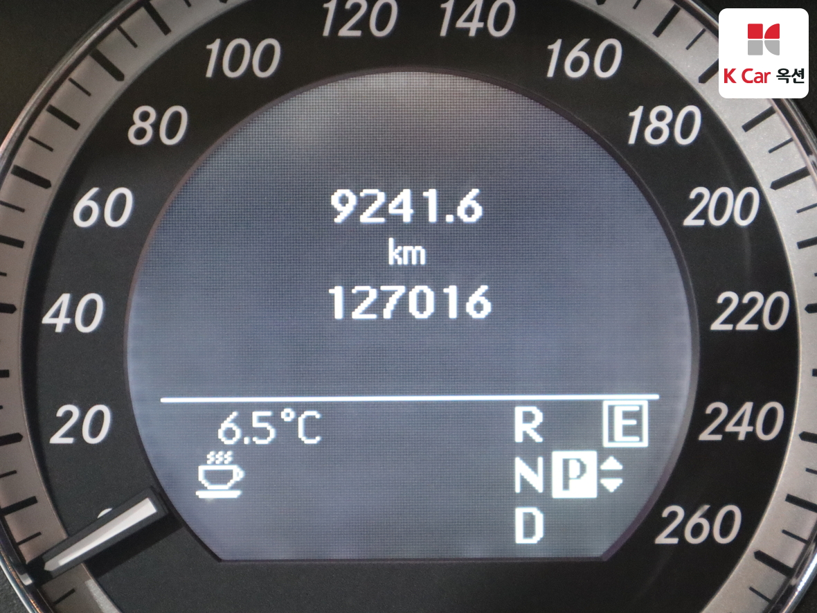 مرسيدس بنز إي كلاس 2011 - صورة 4