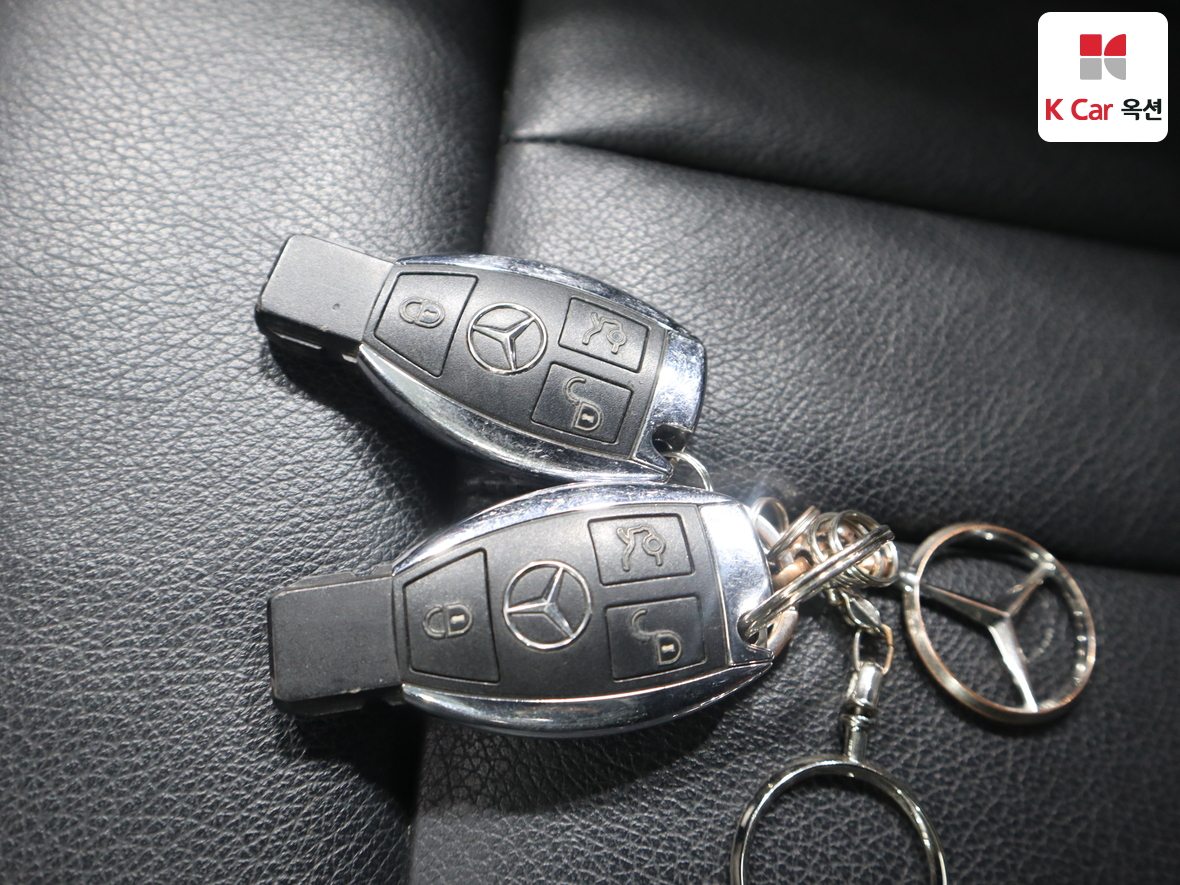 مرسيدس بنز إي كلاس 2011 - صورة 19