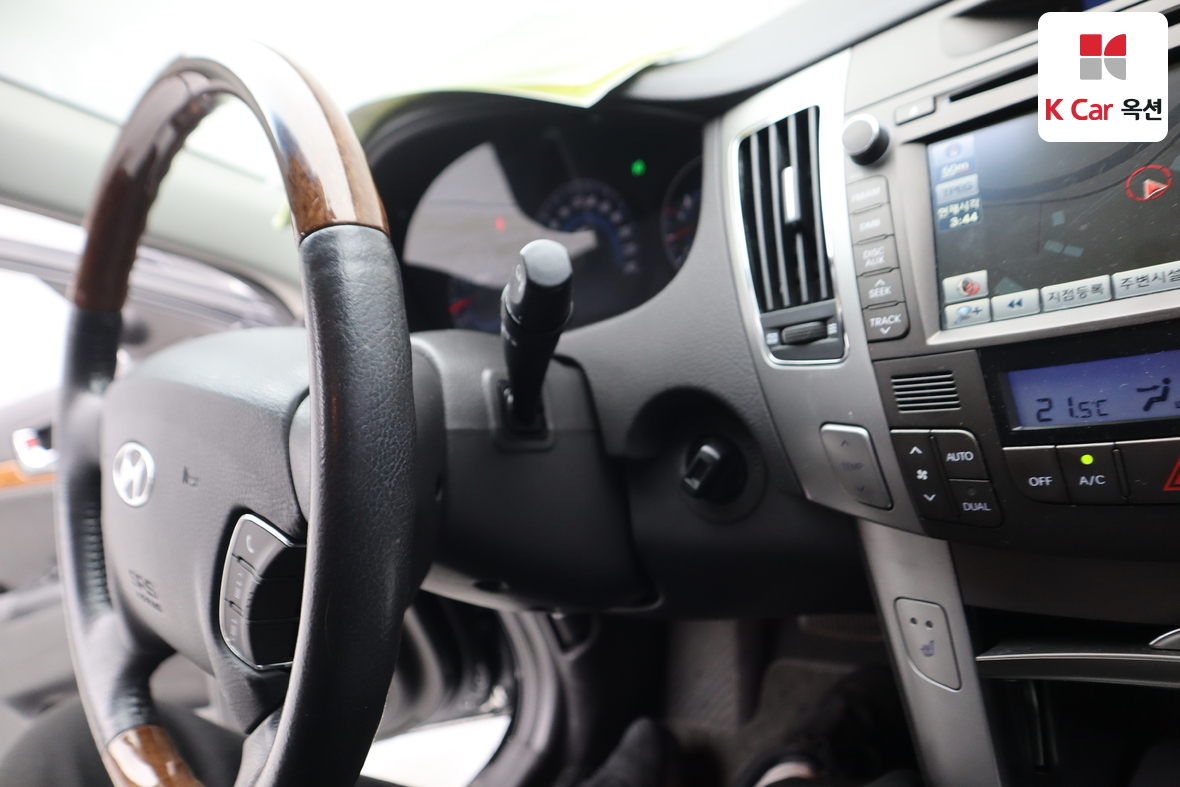 هيونداي سوناتا 2008 - صورة 11