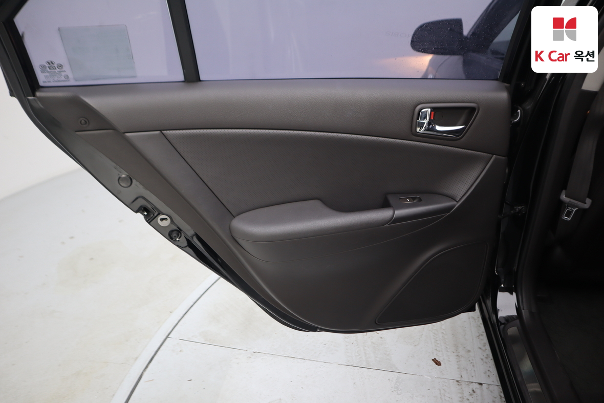 هيونداي سوناتا 2008 - صورة 20