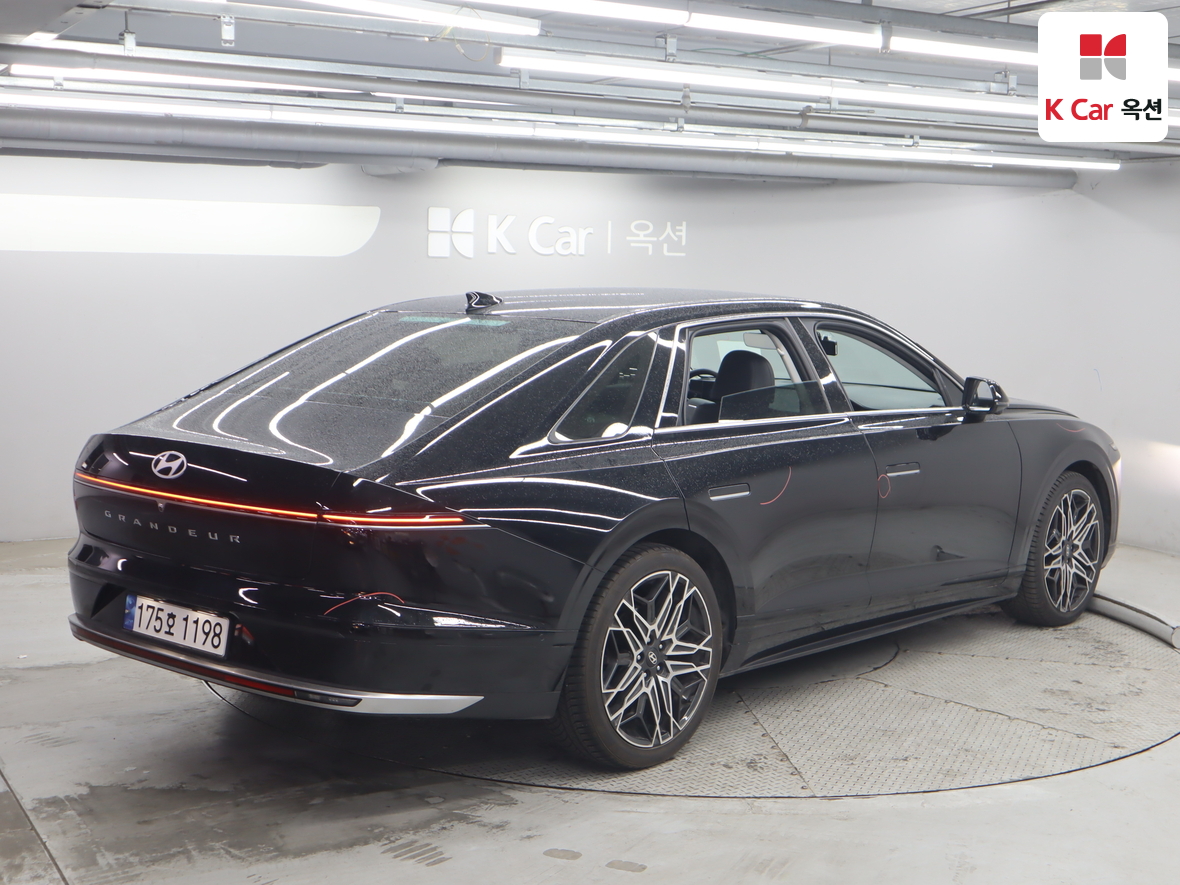 هيونداي أزيرا 2023 - صورة 2