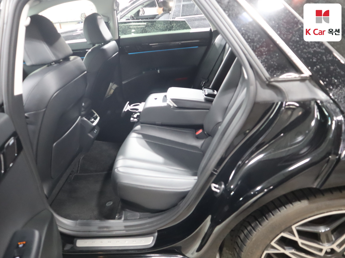 هيونداي أزيرا 2023 - صورة 23