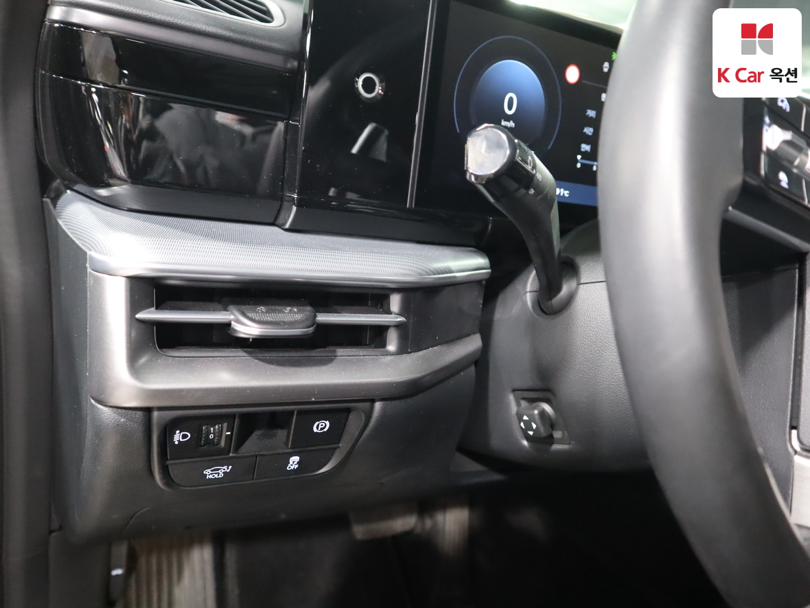 Hyundai AZERA 2023 - Image 9