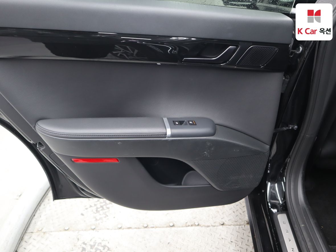 Hyundai AZERA 2023 - Image 22