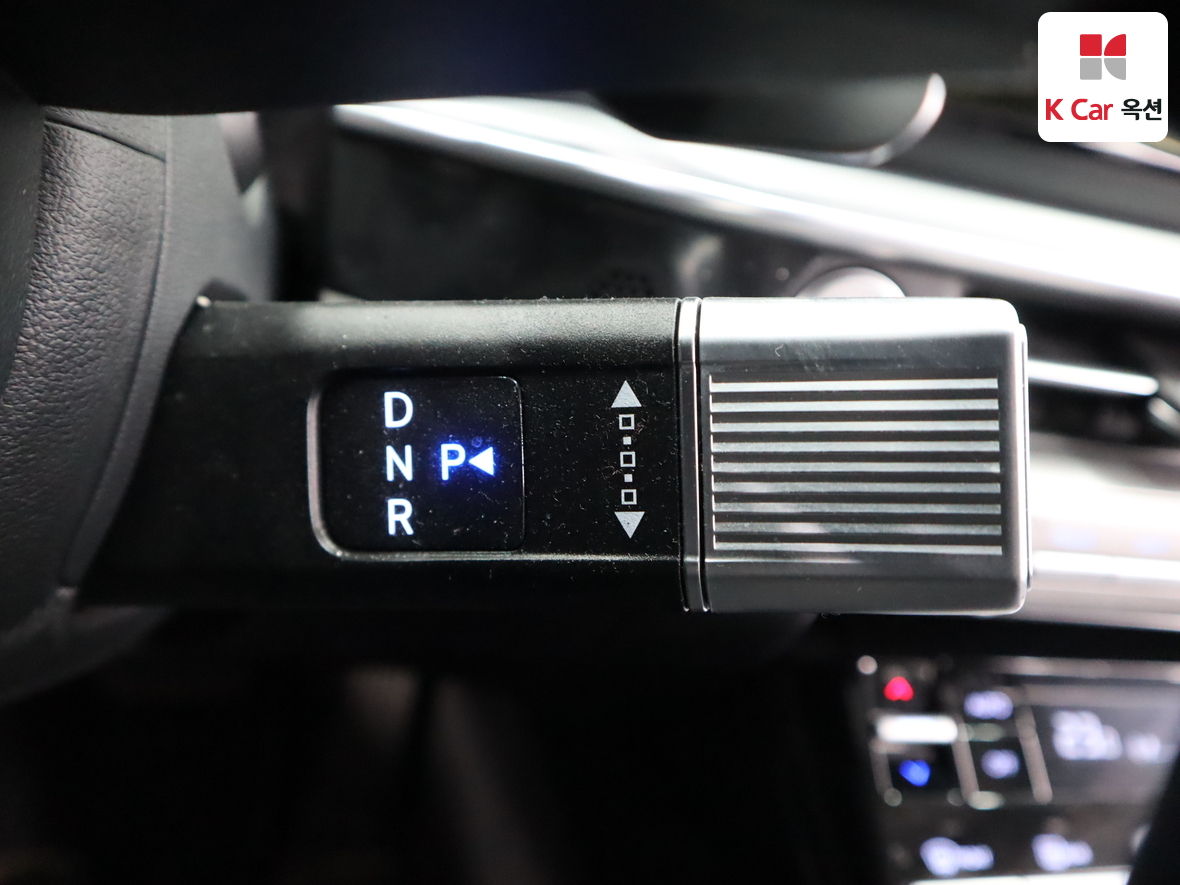 Hyundai AZERA 2023 - Image 16