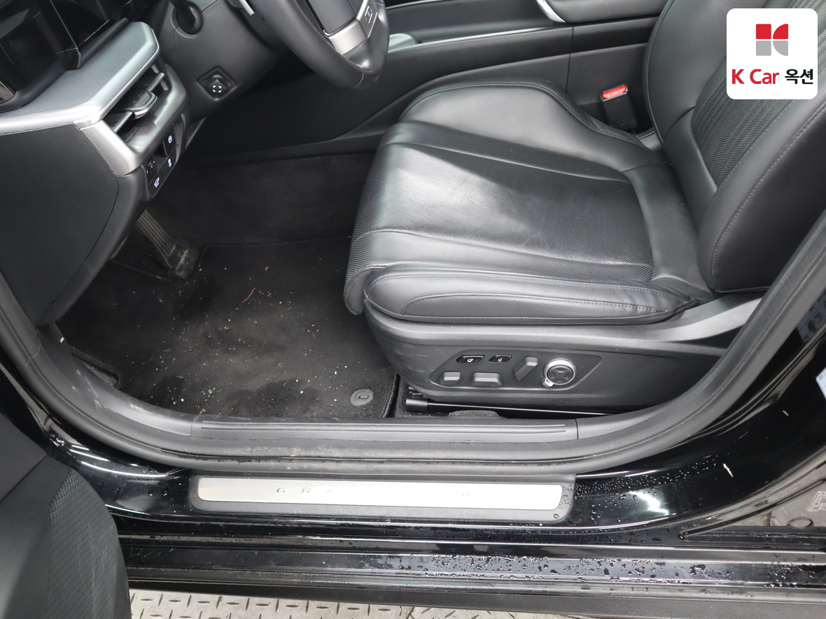 Hyundai AZERA 2023 - Image 18