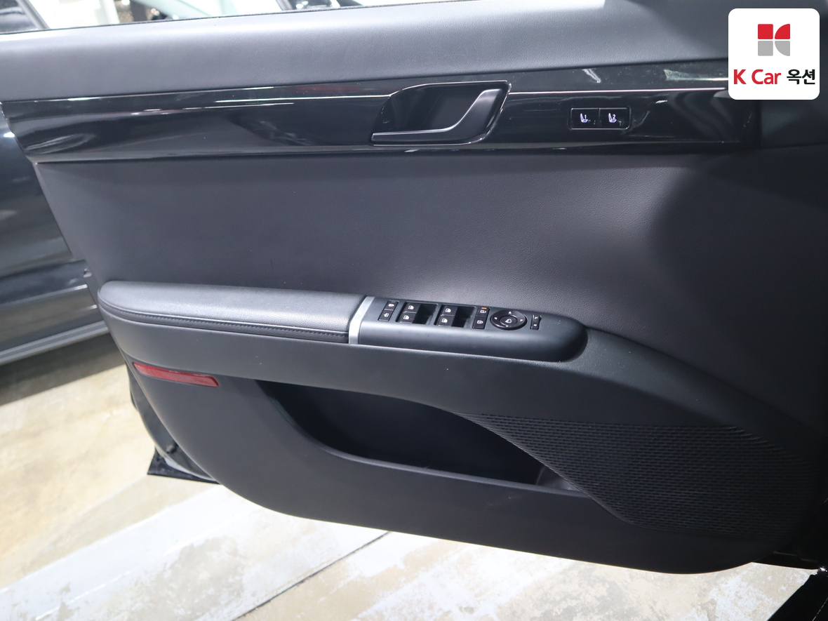 Hyundai AZERA 2023 - Image 8