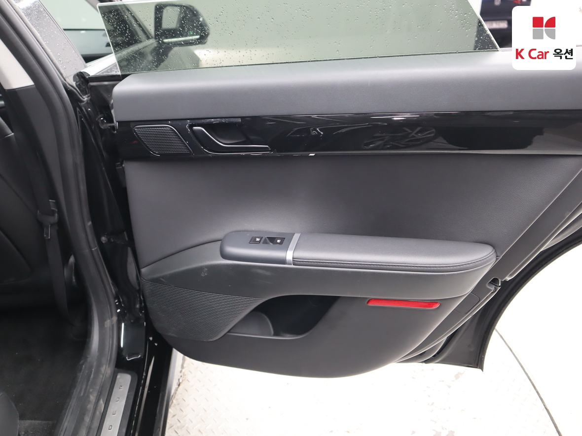 Hyundai AZERA 2023 - Image 27